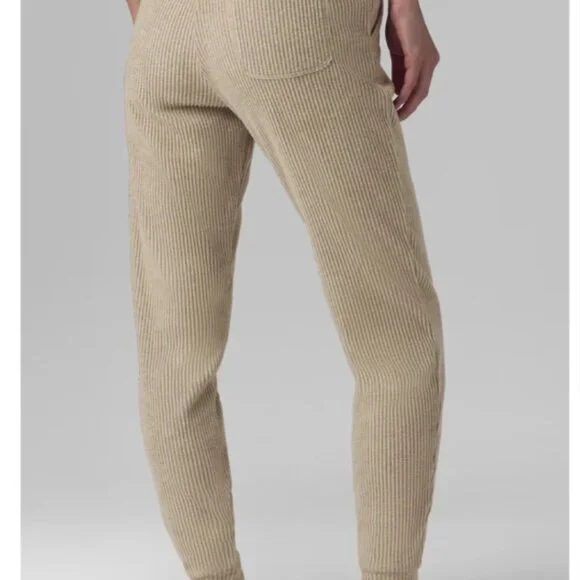 Alo Yoga - Muse Sweatpant Size- XXS - Picture 3 of 7